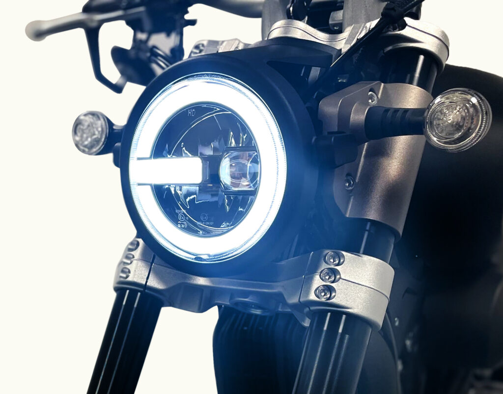 magpower-avengers-phare-avant.jpg